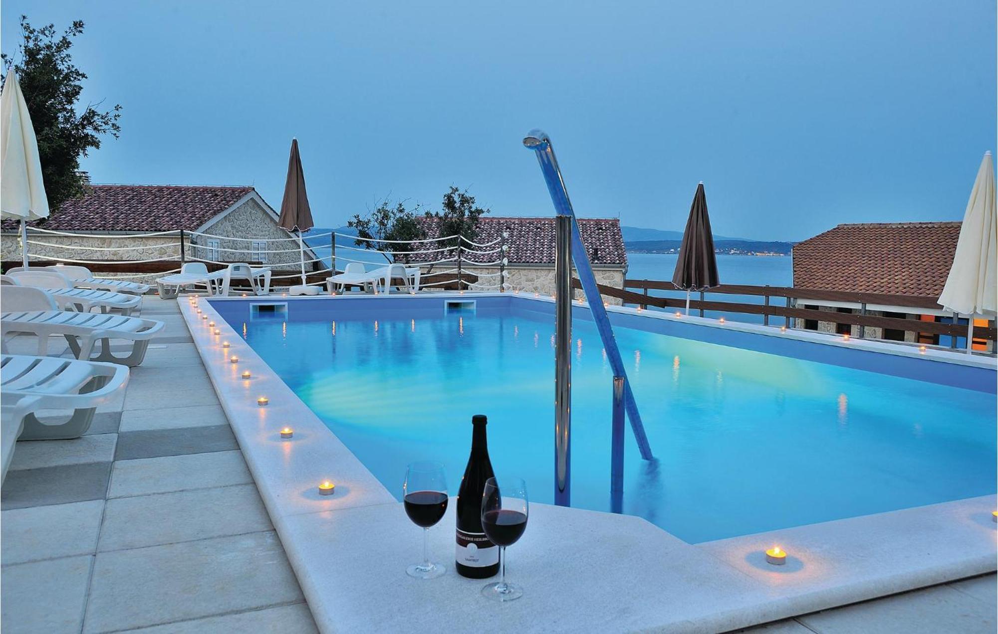 Cozy Apartment In Posedarje With House Sea View 외부 사진
