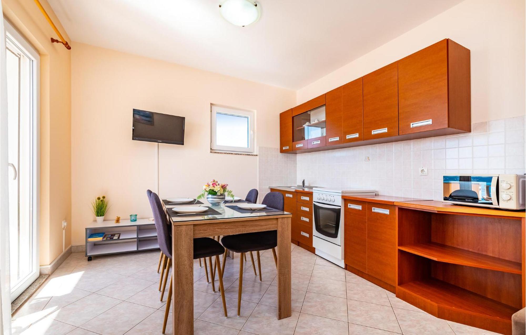 Cozy Apartment In Posedarje With House Sea View 외부 사진