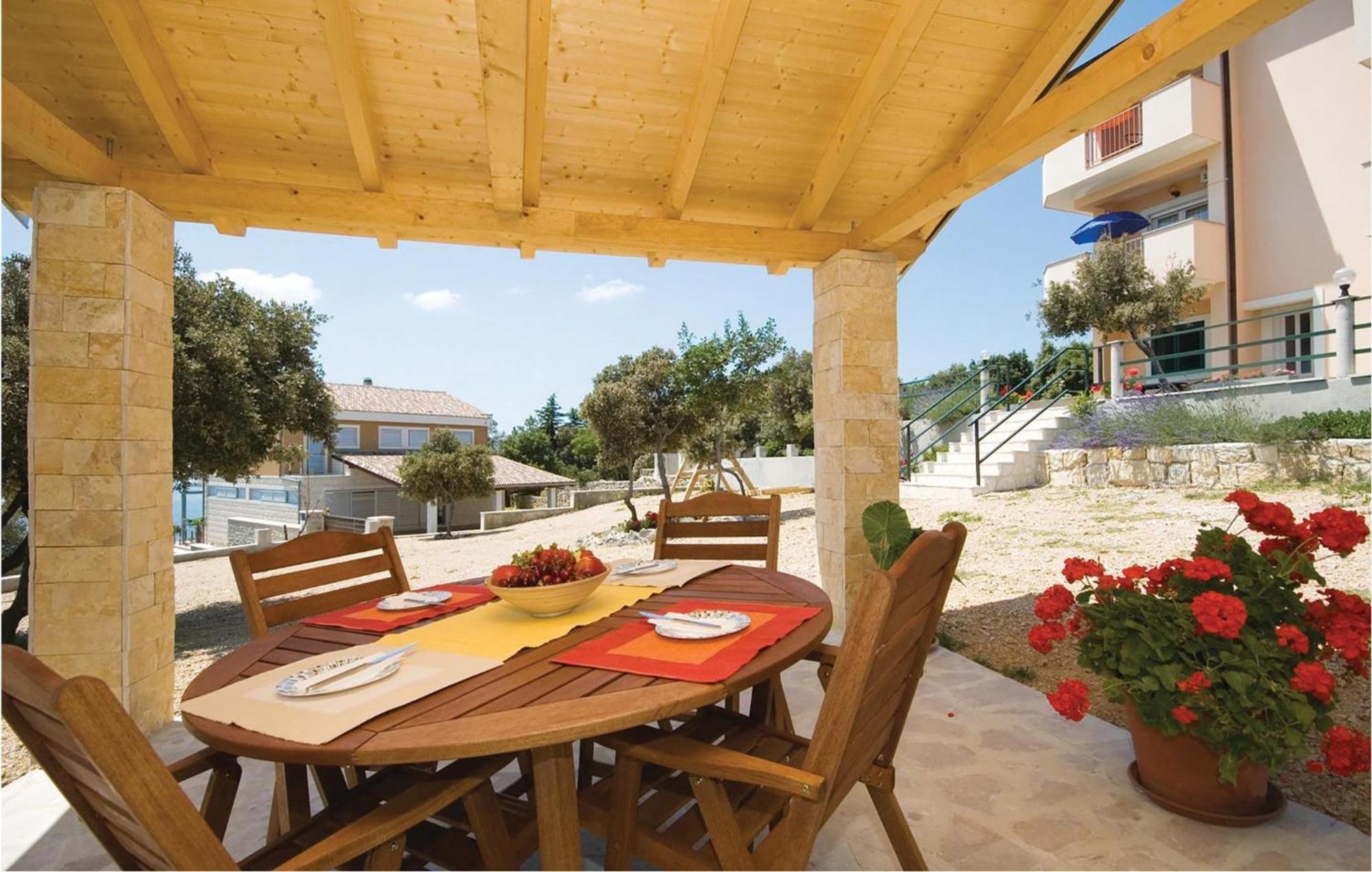 Cozy Apartment In Posedarje With House Sea View 외부 사진