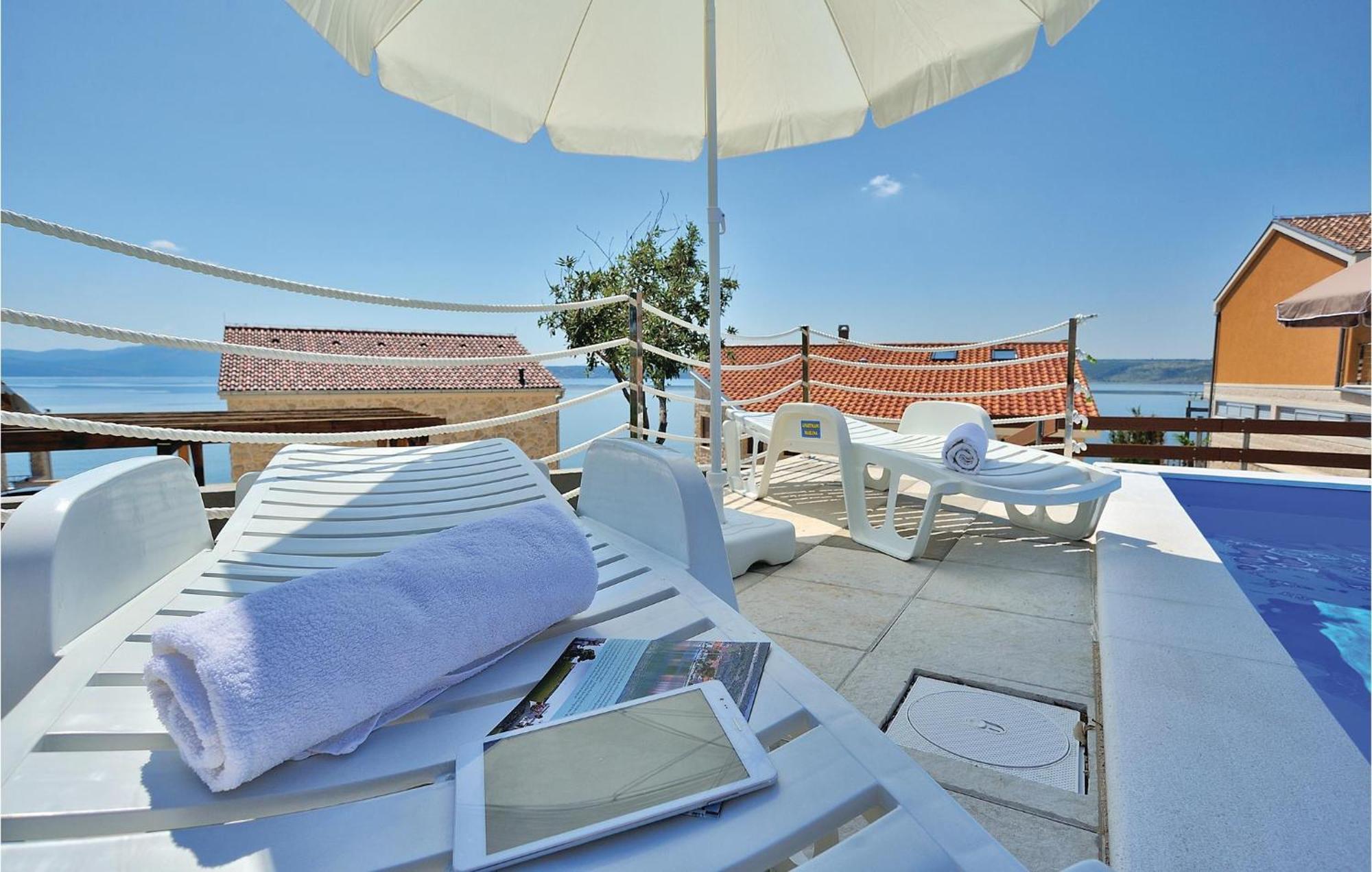 Cozy Apartment In Posedarje With House Sea View 외부 사진